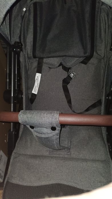 Продам коляску новую