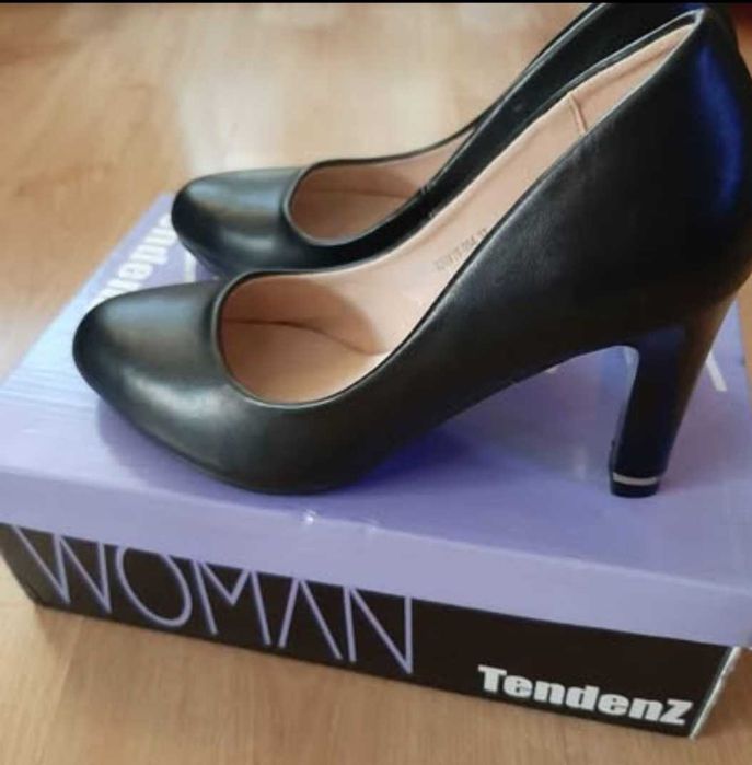 Продавам чисто нови обувки