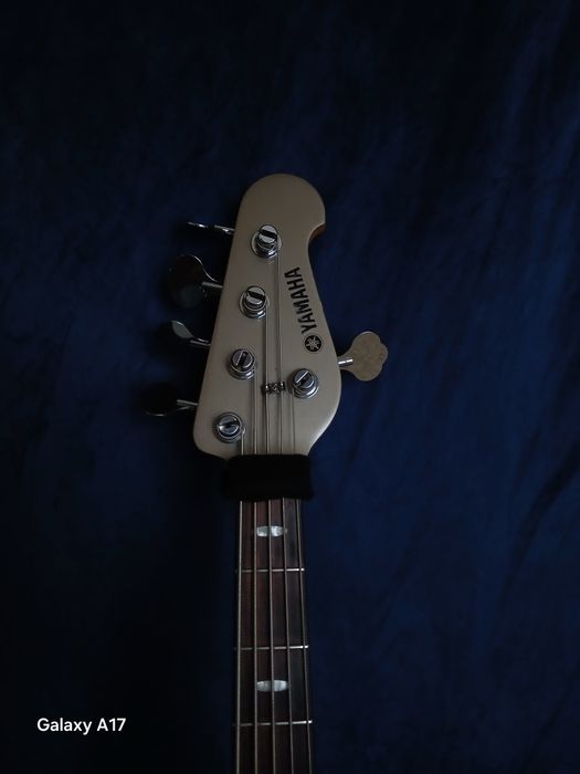 Sotiladi Yamaha bb615