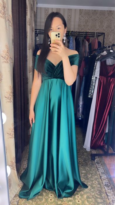 Продаются платья для беременных