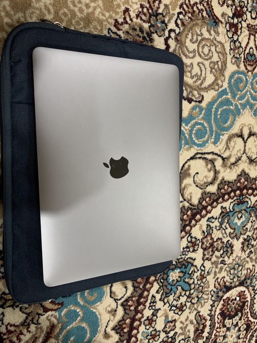 Macbook pro sotiladi