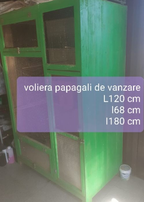 Volieră de papagali