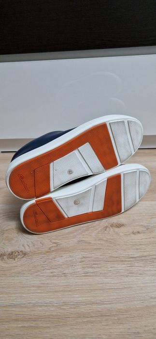 Продам мужские кроссовки