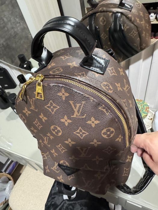 Продам рюкзак LV