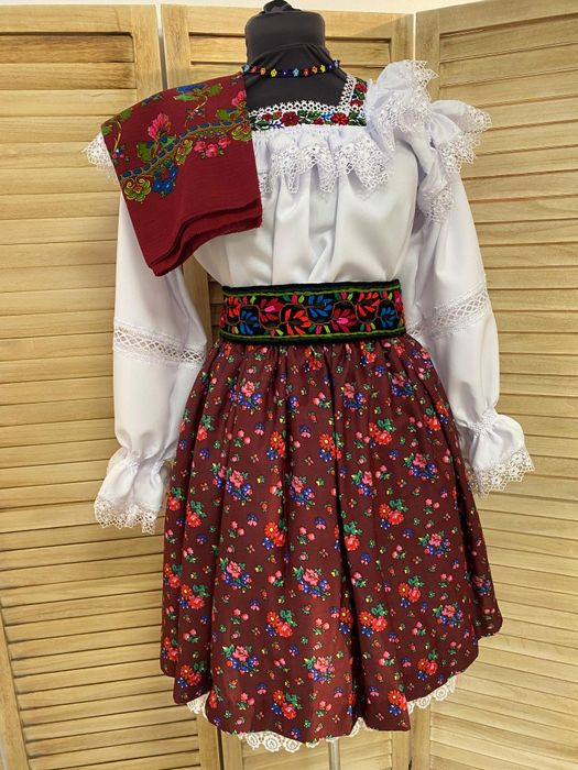 Costum artizanal /populare de Maramureș pentru femei