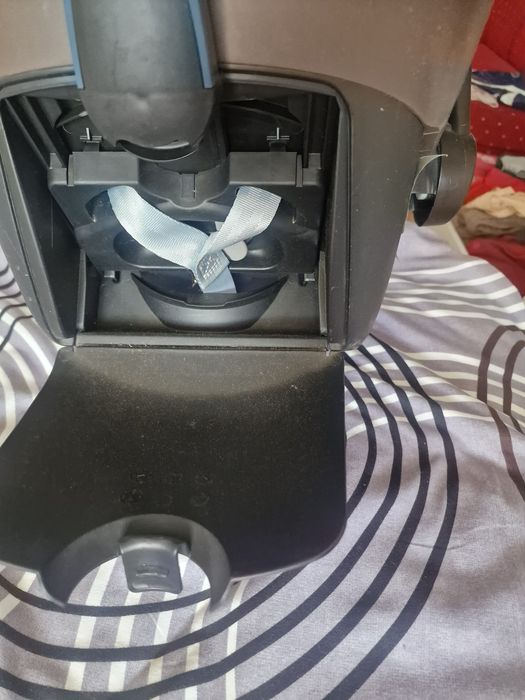 Maxi cosi детско столче + основа,пълен комплект,isofix