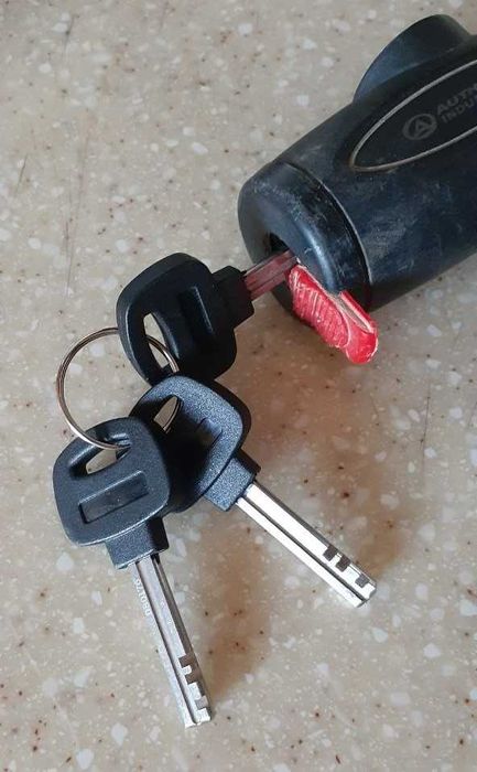 Противоугонная цепь-замок Author, комплект ключей