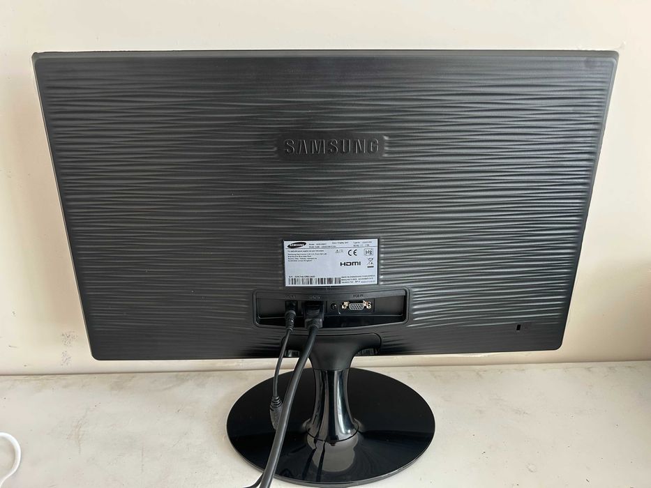 Монитор Samsung S22D300