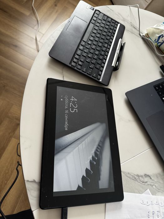 Ноутбук планшет Asus