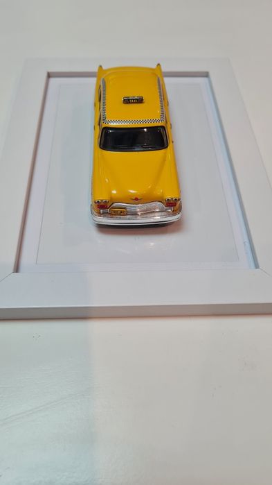 Vand tablou macheta Dacia 1300 și Taxi Checker