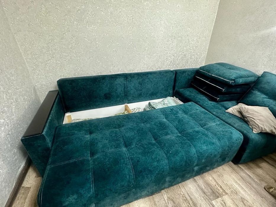 Срочно продам диван в отличном состоянии