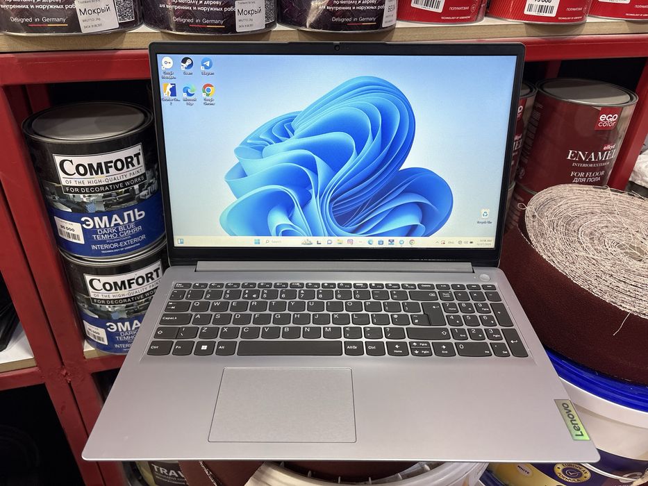 Lenevo noutbook sotiladi