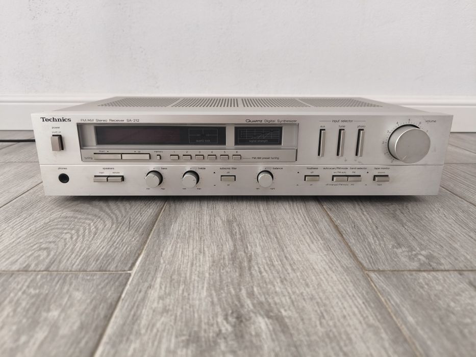 Receiver Technics SA 212