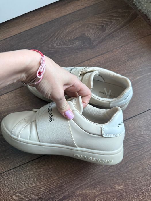Обувки Calvin Klein, в отлично състояние, без забележки