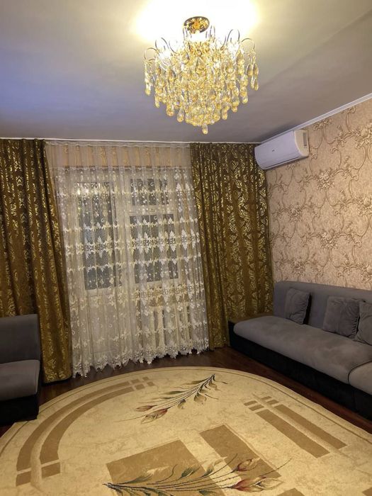 Продается квартира возле ЦУМ а 3/4/4 обстановкой  75 квадрат