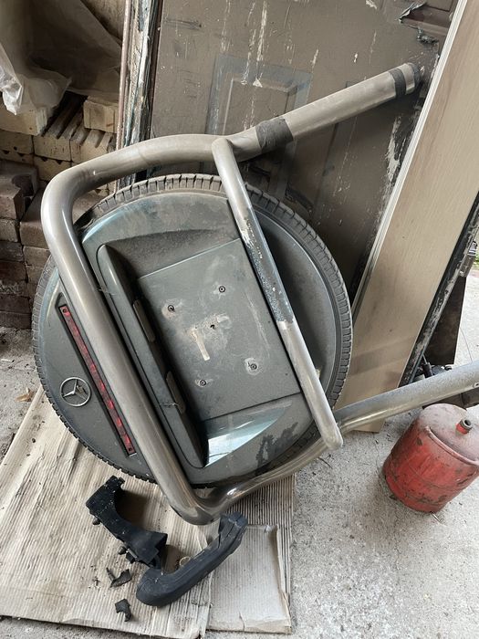 ML стойка със резервна гума