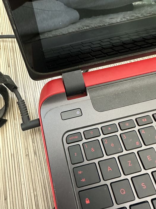 Laptop HP pavilion 15-p011nf beats editon defect