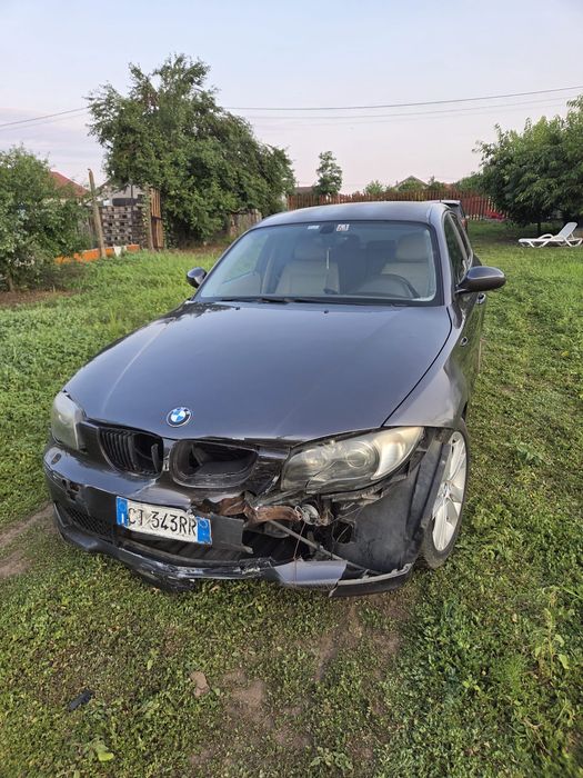 Vând bmw 118d din 2005. 260000km, asigurare și revizie valabile, Preț 1000€ . Mai multe detalii la telefon.