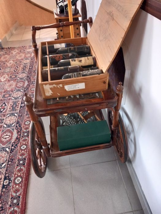 Vand ghiridon și suport sticle cu vin