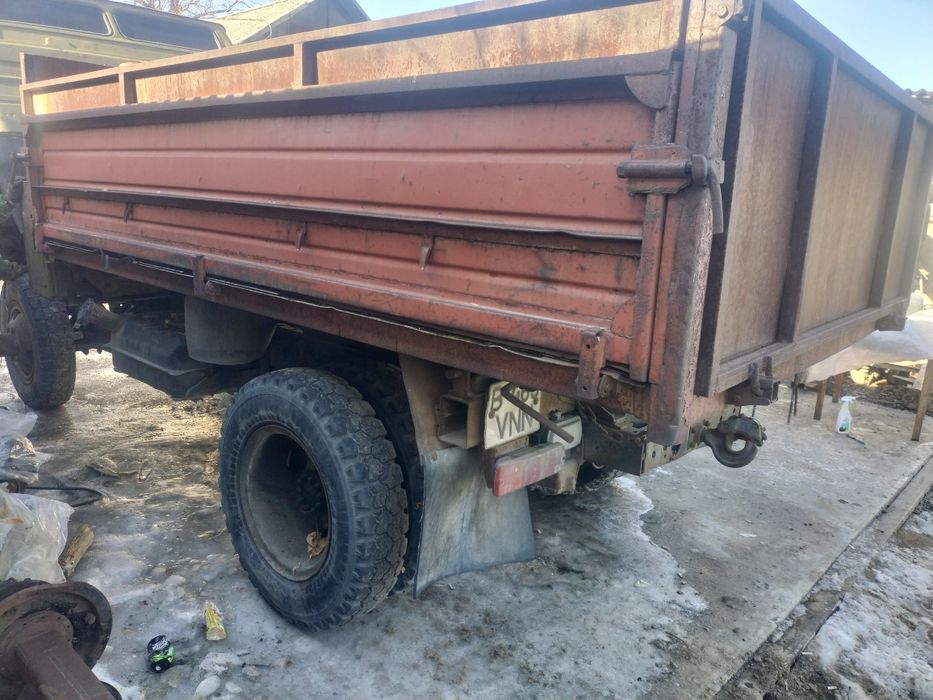 Газ 66 на ходу самосвал