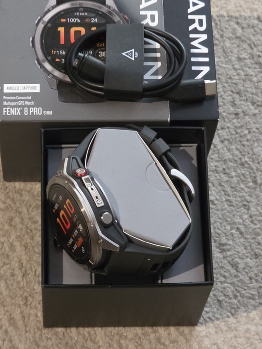 Garmin Fenix 8 Pro, AMOLED, LTE, 51mm, Sapphire,ramă  din titanium