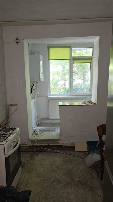 vand apartament 2 camere, semidecomandat, parter, Mazepa
