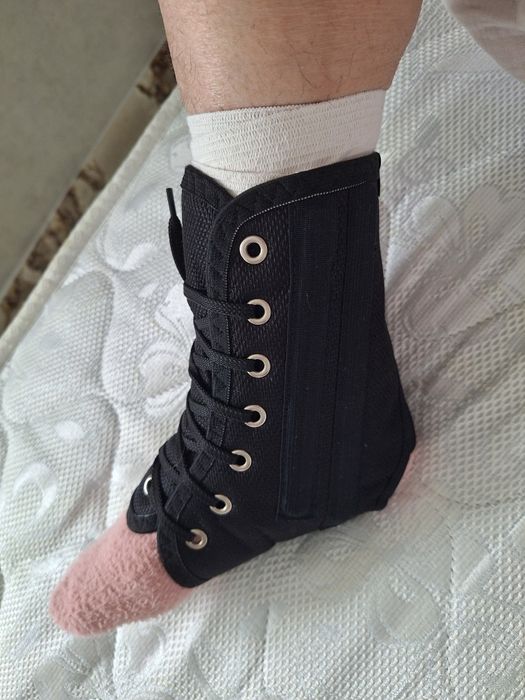 Продам срочно ортез фиксирует при переломах кости