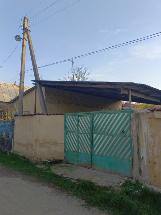 Ховли уй сотилади