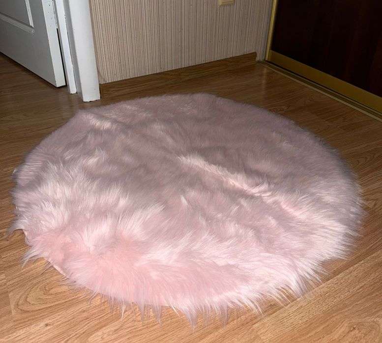 Ковер сердце в красном цвете