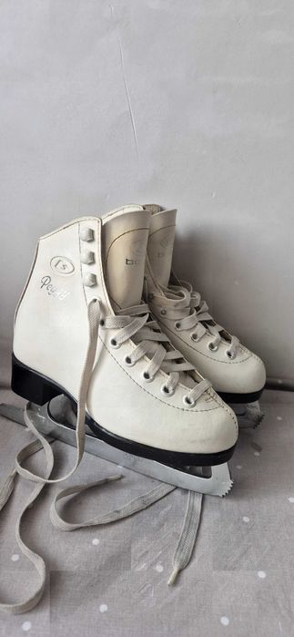 Продам детские фигурные коньки