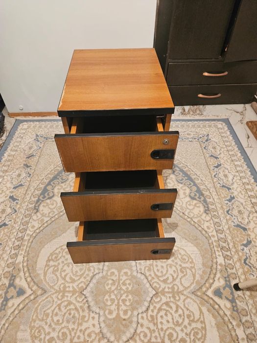 Тумба тумьочка продаю срочно