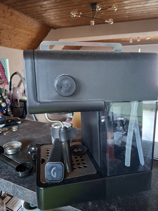 Кафемашина за професионална и домашна употреба.