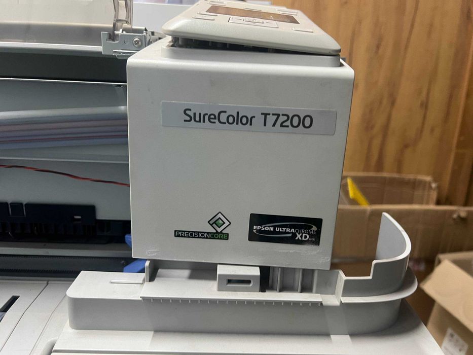 Продаётся широкоформатный принтер Epson SureColor SC-T7200
