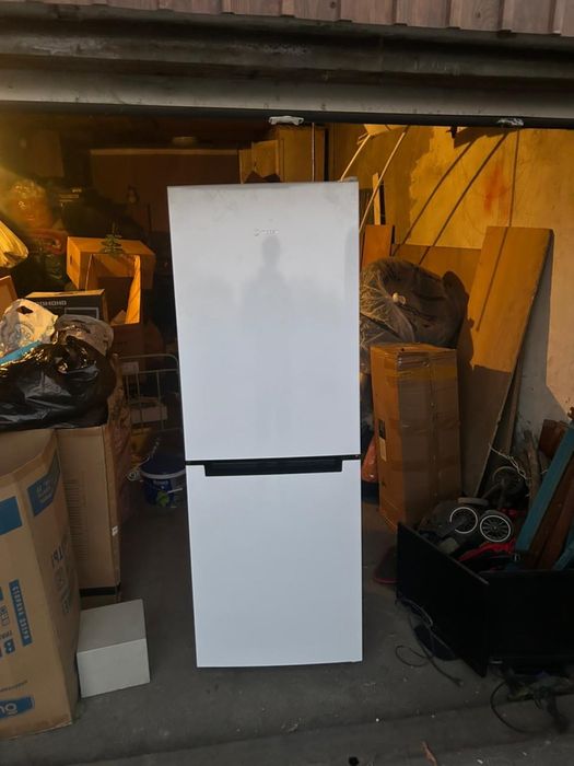 Холодильник indesit