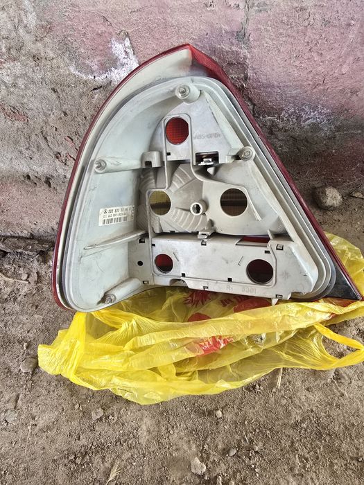 Мерседес бенз С 180 артқы стоп оң жақ