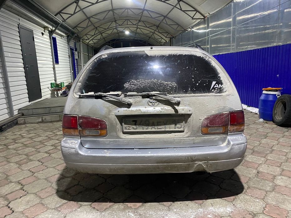 Продам машину toyota camry