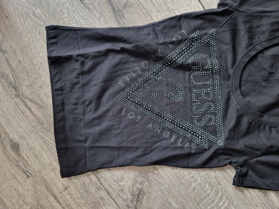 Тениска Guess нова с камъни