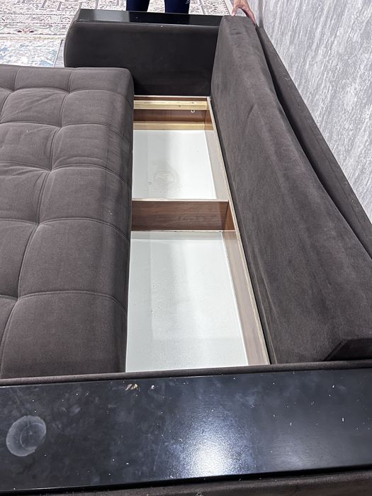 Диван 2.40см в хорошем состояний  б/у