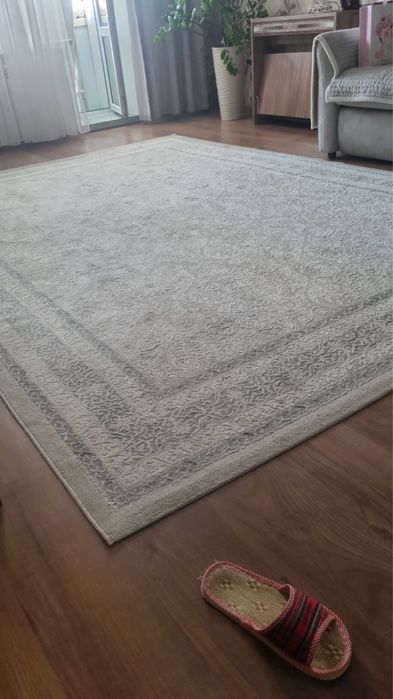 Продается ковер в хорошем состоянии