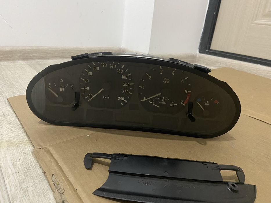 Продам приборку на е46