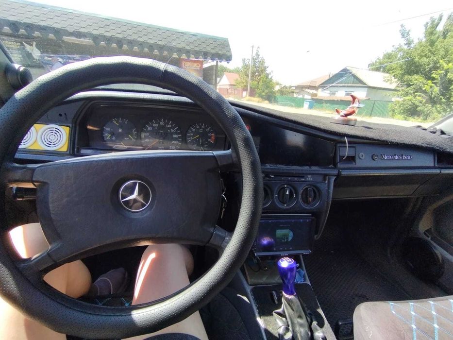 Продам машину Mercedes 190