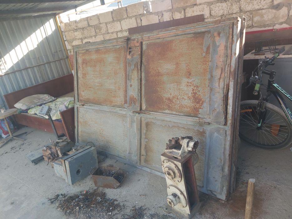 Железные дверь,ворота без коробки