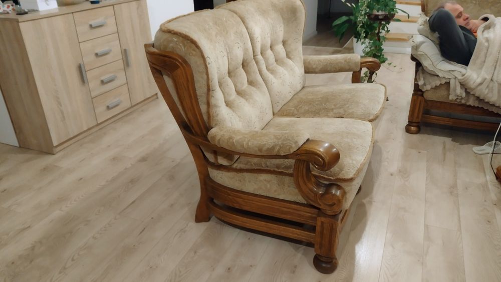 Canapea2 și 3locuri și măsuță cafea