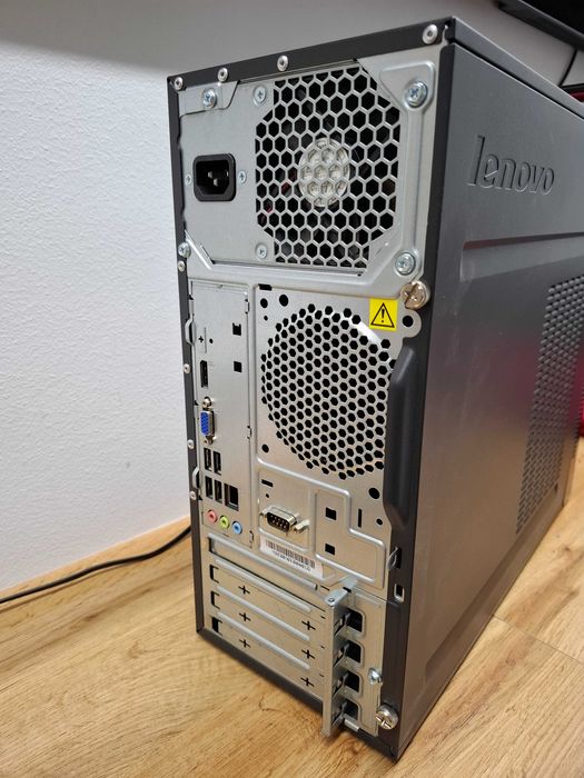 Компютър и монитор - LENOVO