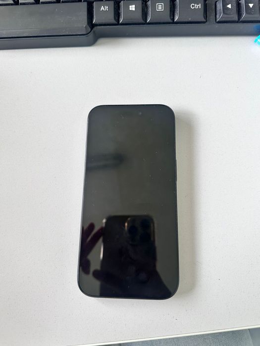 iPhone 16, черный