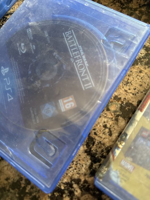 Consolă PS4 Slim 1TB + Maneta Originale + Pachet 15 Jocuri (Mentenanță recentă)