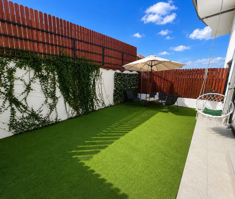 Urgent!!! Apartament + curte privata