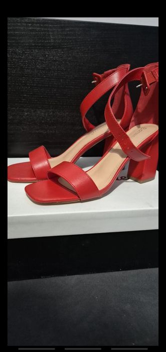 Sandale elegante cu toc