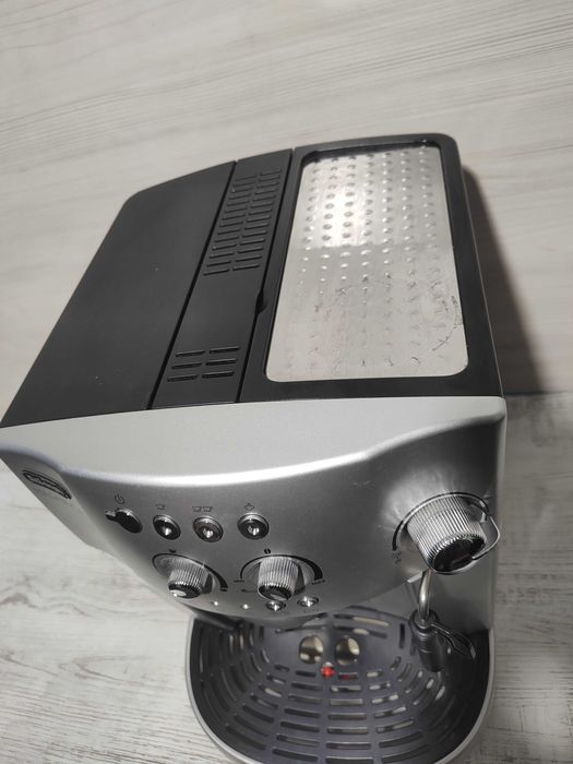 Кафеавтомат - робот Delonghi MAGNIFICA ECO