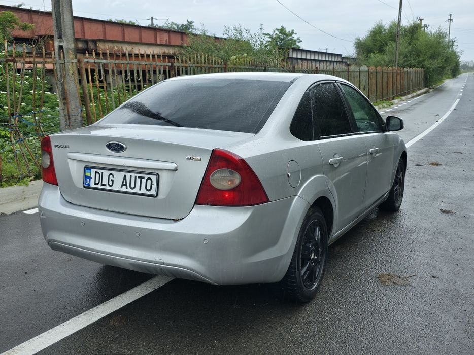 Stop Focus Berlina Tripla Ford Focus Berlina